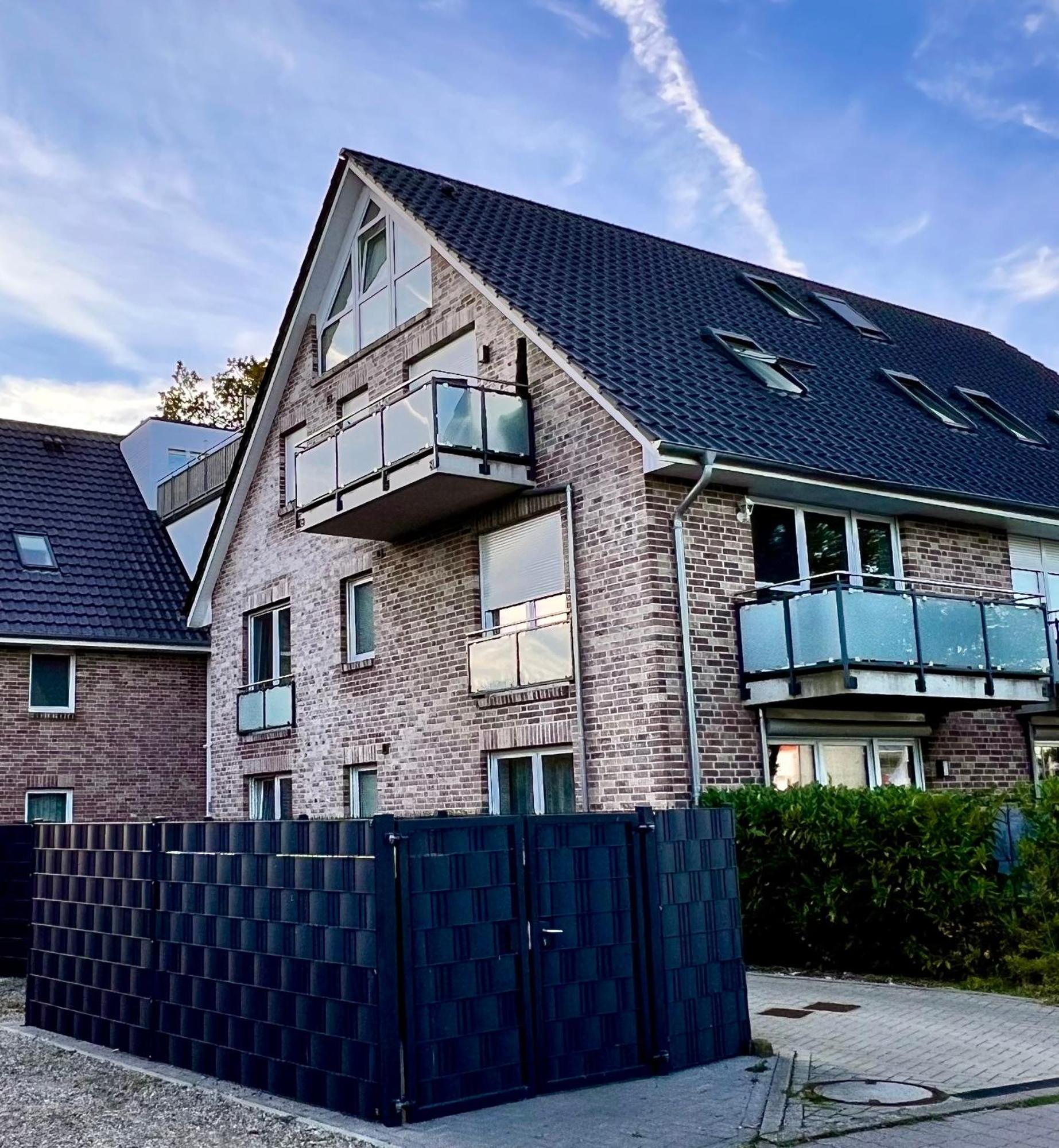Kleine Auszeit -- Inklusive Parkplatz & Wifi, Geschirrspueler, Waschmaschine & Terrasse Mit Strandkorb -- Perfekt Fuer Urlaub & Business Scharbeutz Exterior photo