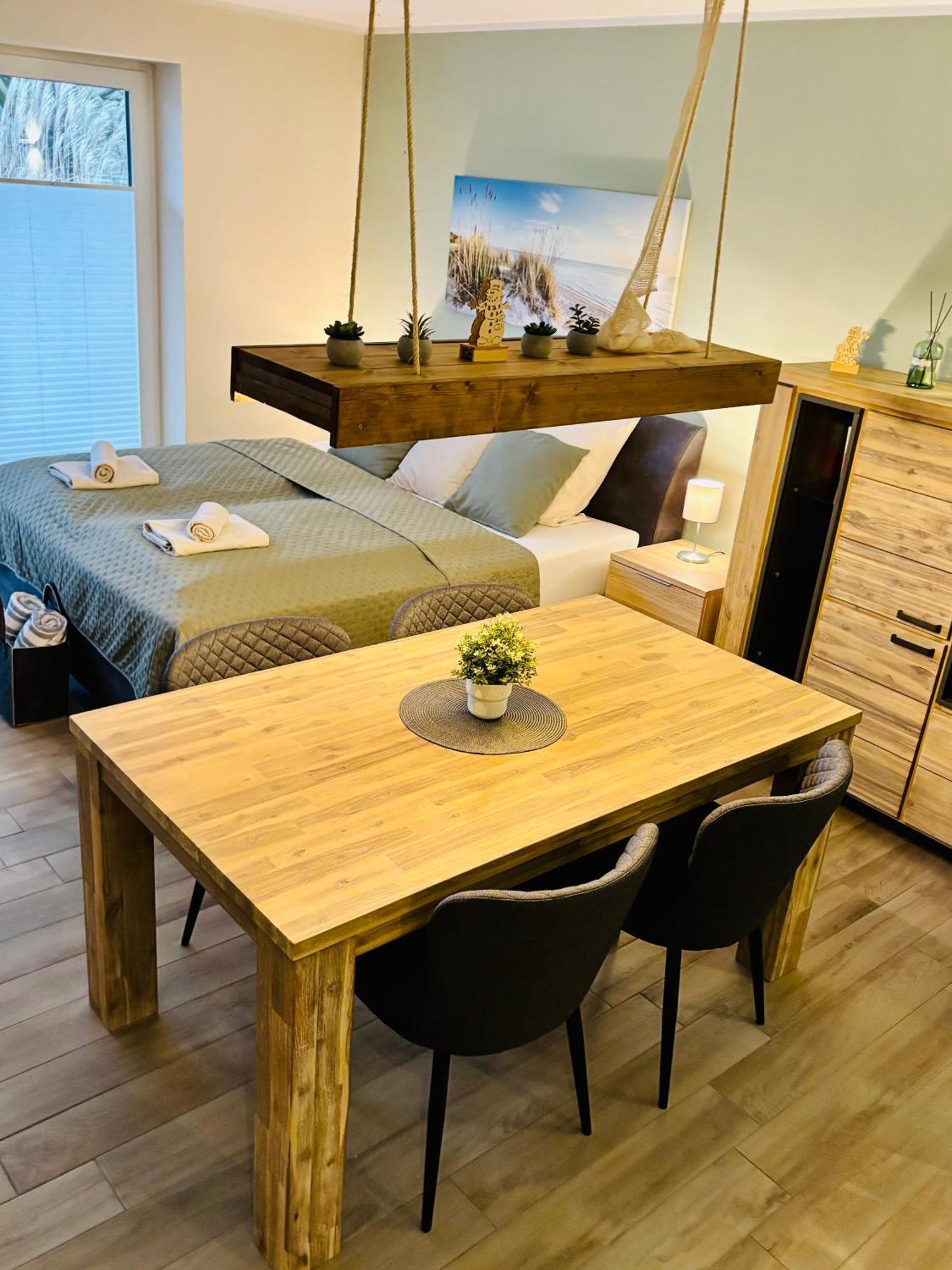 Kleine Auszeit -- Inklusive Parkplatz & Wifi, Geschirrspueler, Waschmaschine & Terrasse Mit Strandkorb -- Perfekt Fuer Urlaub & Business Scharbeutz Exterior photo