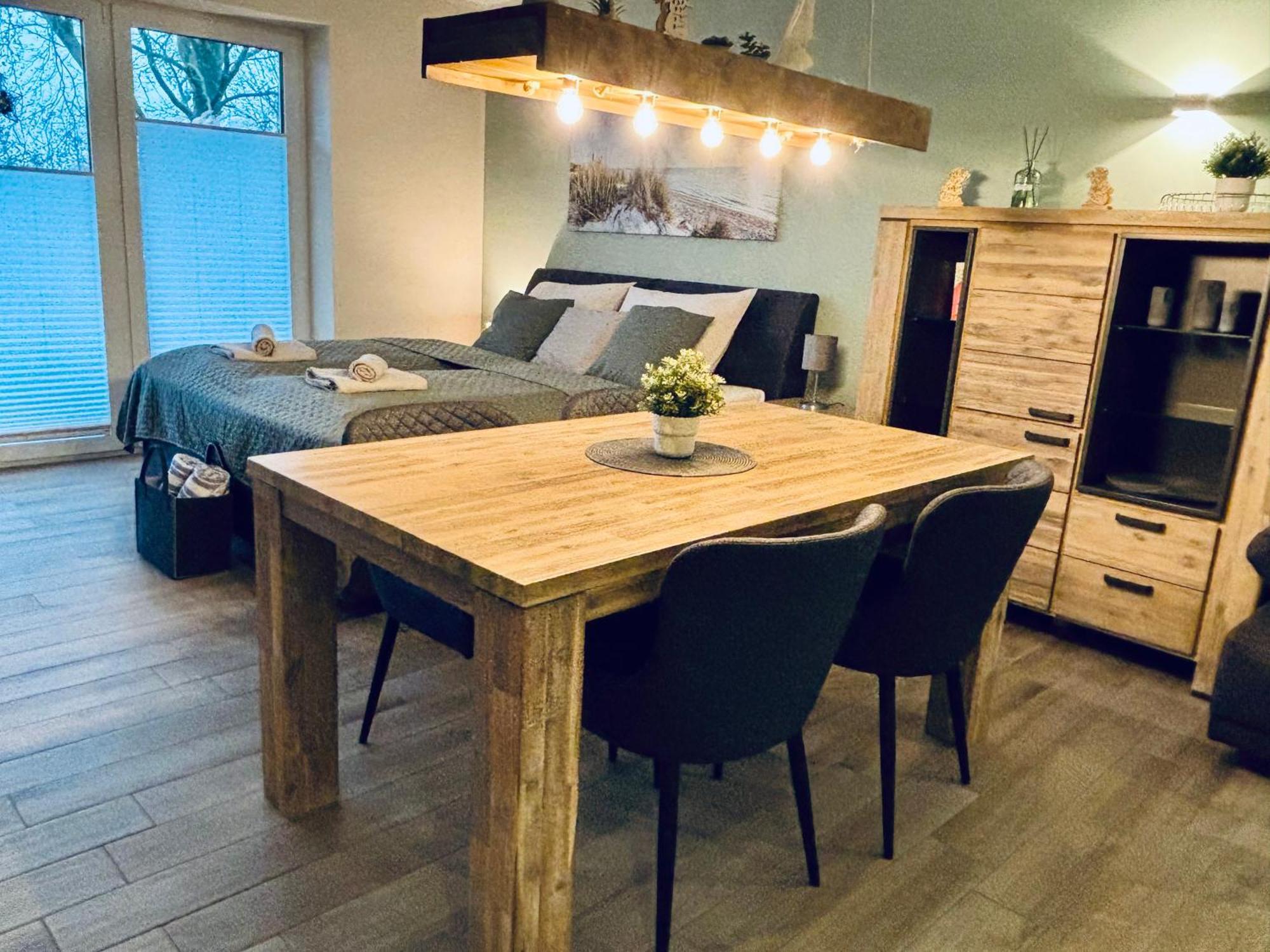 Kleine Auszeit -- Inklusive Parkplatz & Wifi, Geschirrspueler, Waschmaschine & Terrasse Mit Strandkorb -- Perfekt Fuer Urlaub & Business Scharbeutz Exterior photo
